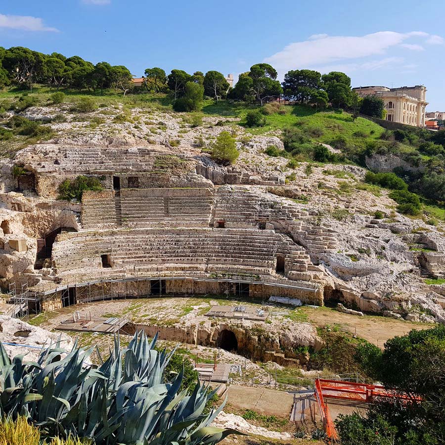 foto anfitetro romano situato nel centro di cagliari