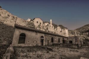 All'interno del museo si possono conoscere le attrezzature e gli strumenti da lavoro, le documentazioni, i macchinari originali del sito e gli oggetti originali